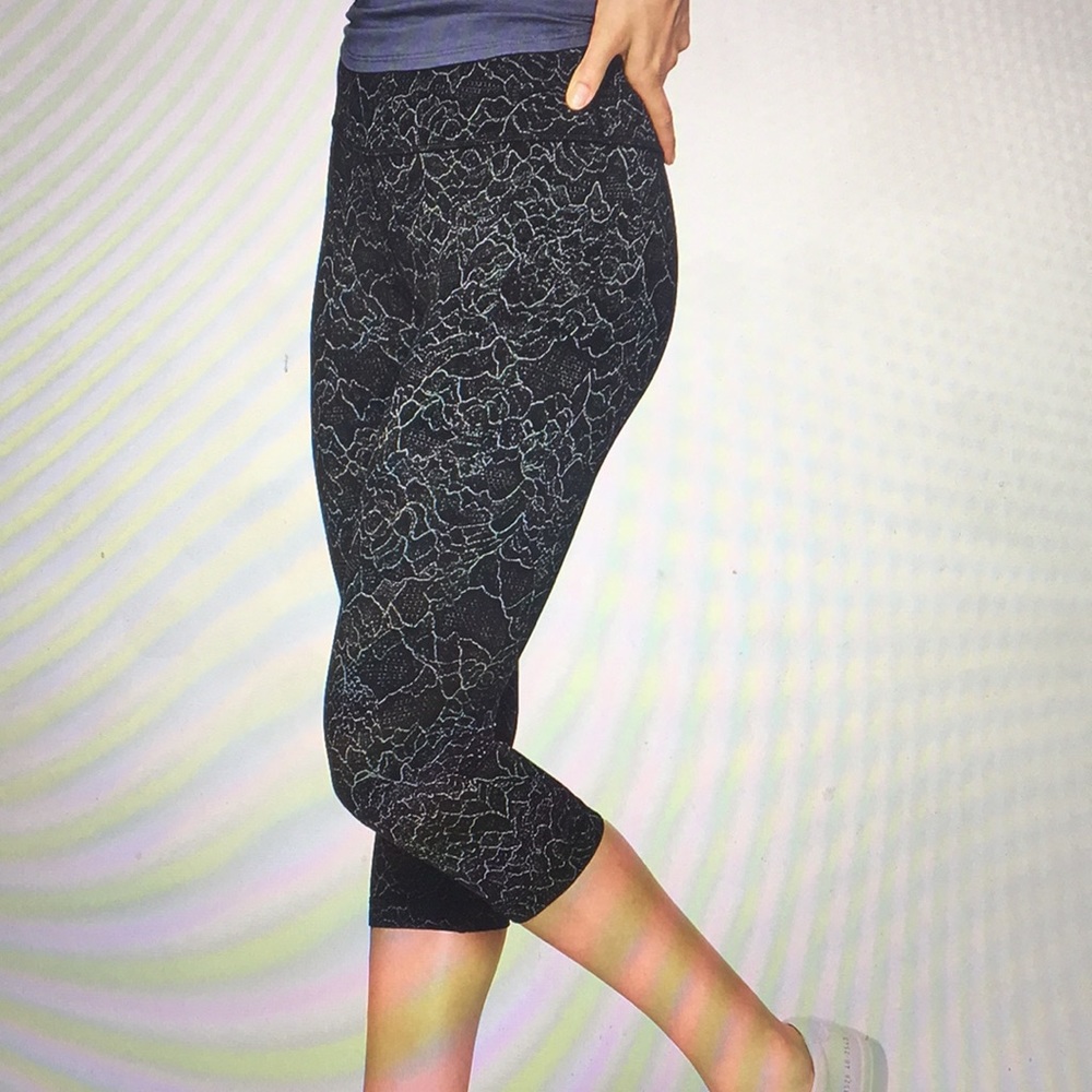 Like new lululemon align crop